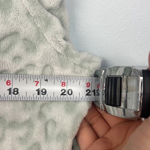 Soft Surroundings Tanzania Leopard Fleece Cowel-Neck Top size medium - Picture 6 of 8